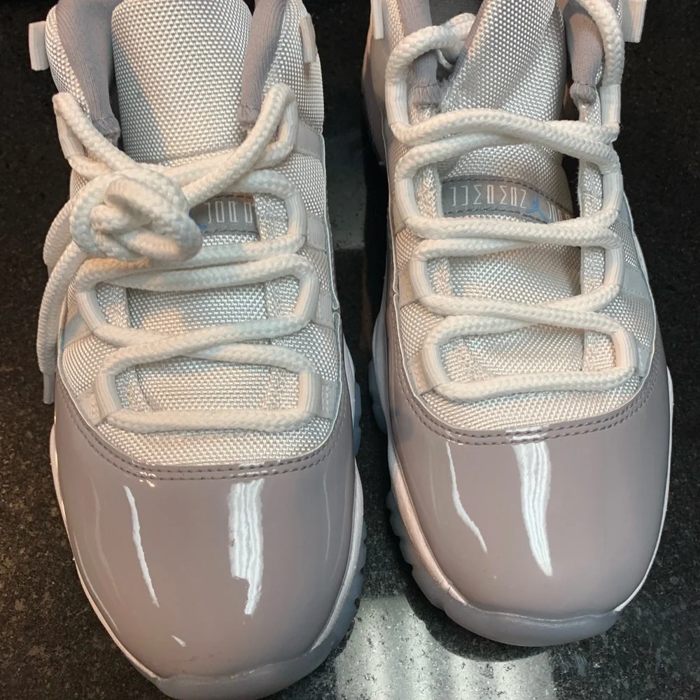 2023 Air Jordan 11 Retro Low 'Cement Grey' Sz 7.5 Nwb